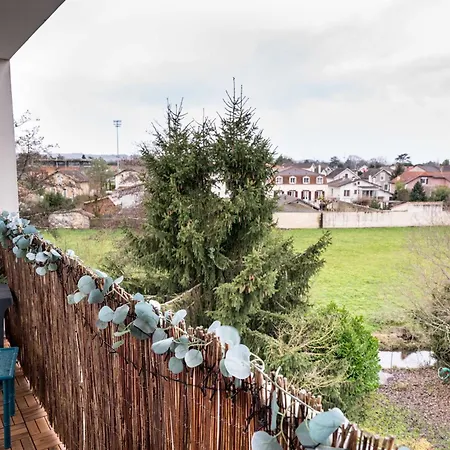 Daire Le Ambroise - T3 Spacieux Et Calme Avec Parking Gratuit